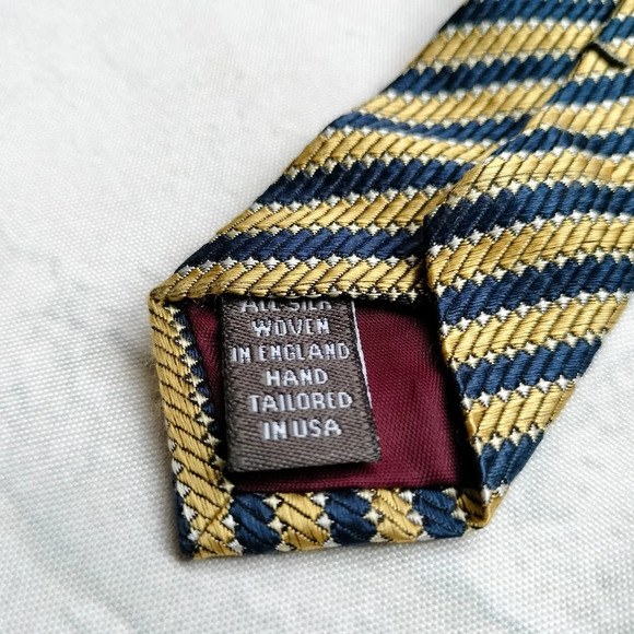 Hart Schaffner Marx Necktie Men’s Ribbed Grid Gold Stripped 100% Silk 4” 60” EUC - Picture 3 of 7